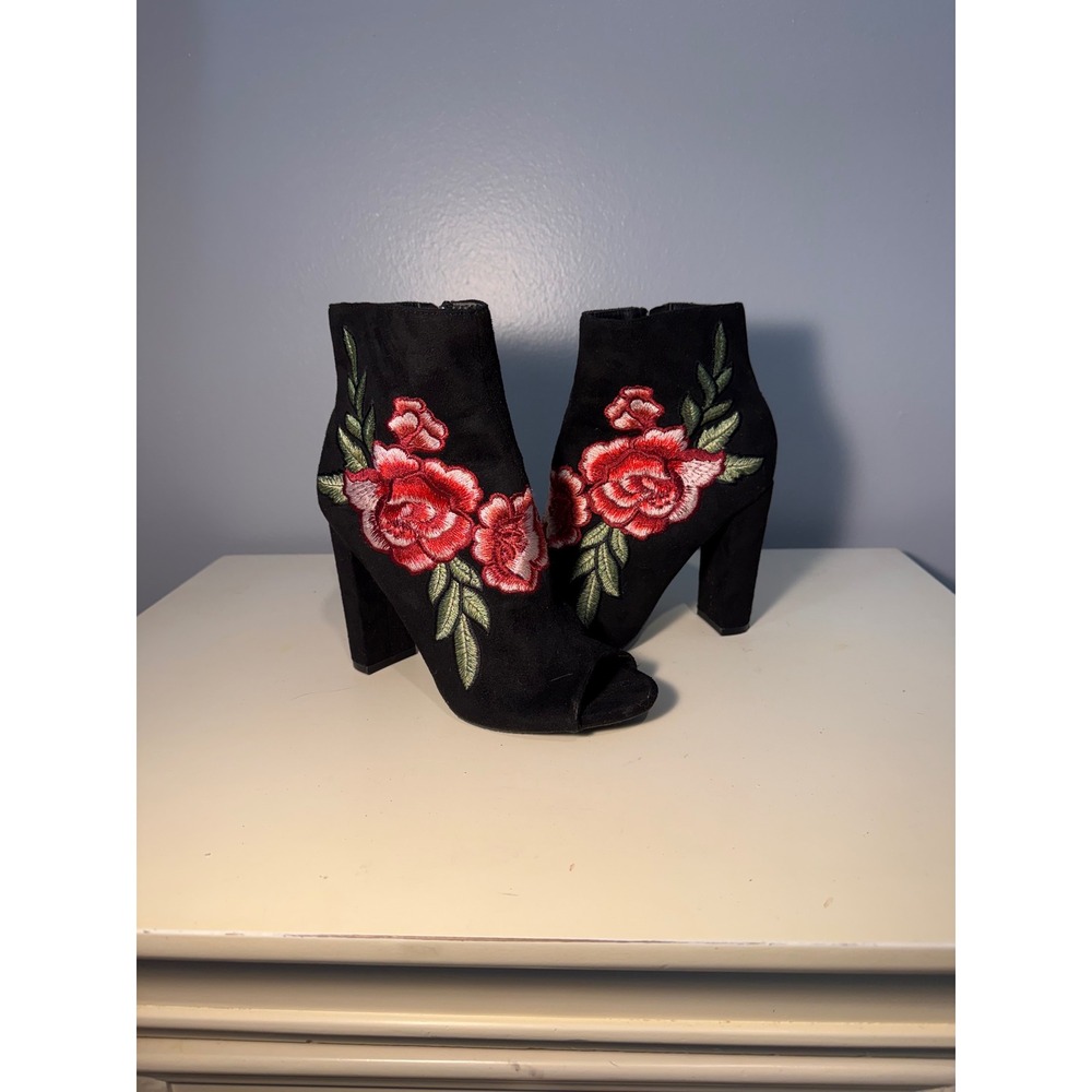 Black Faux Suede Embroidered Rose Peep Toe Block Heel Ankle Booties Size 6.5